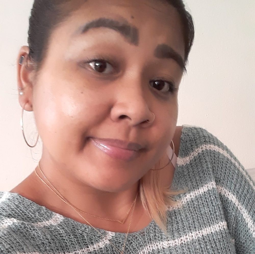 Meet your Posher, Lora